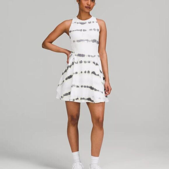 lululemon athletica Dresses & Skirts - Lululemon NWOT White Tie-Dye Court Crush Dress w/built-in bra & shorts - Size 6